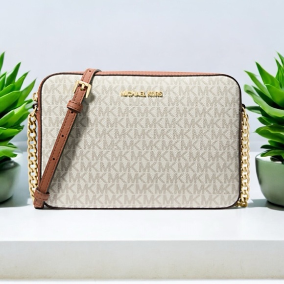 Michael Kors Jet Set Item Cream Crossbody Bag NWT